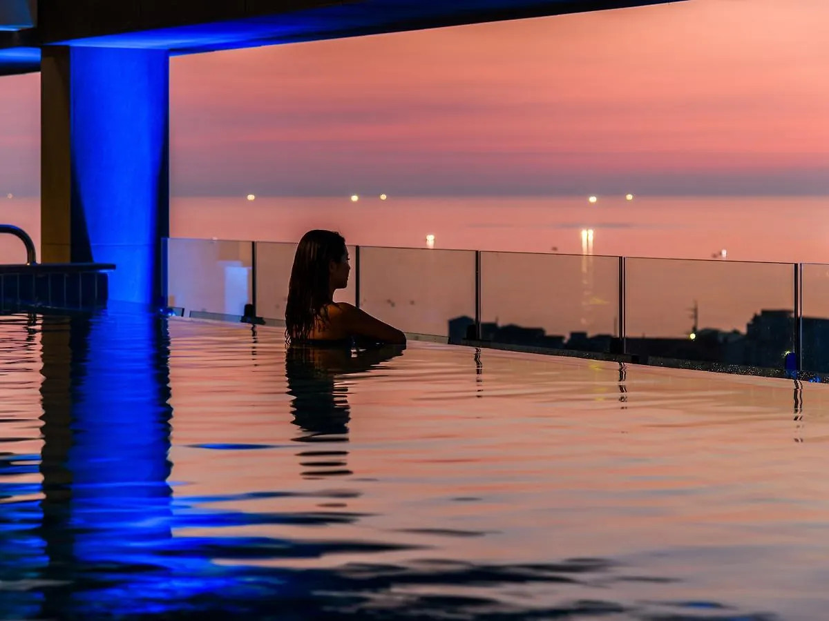 Grabel Hotel Jeju 4*,